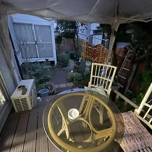 Downtown Tatami House: Multinational Tv & Bbq Corner Guest house